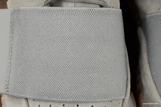 GUM DARK 750 ADIDAS GLOW LIGHT GREY YEEZY BOOST BB1840 0815